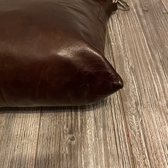 M0851 Crossbody leather bag - Picture 12 of 17